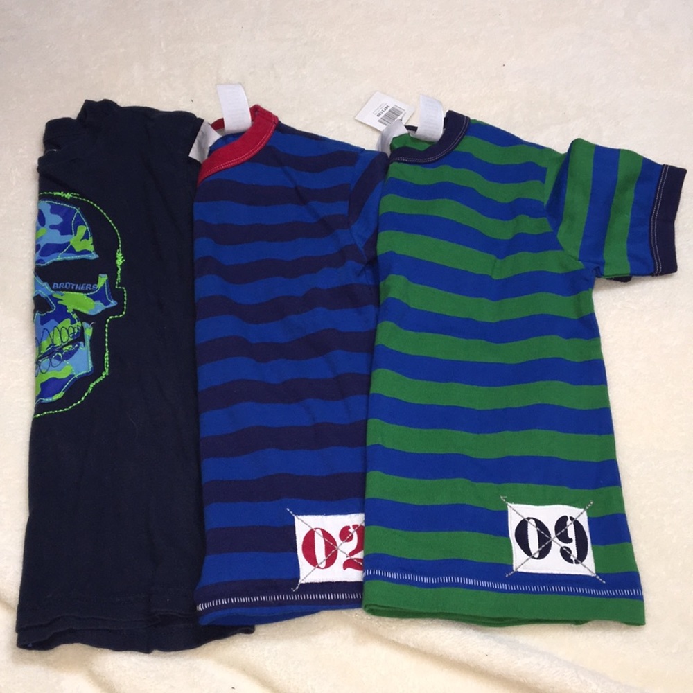 3 EUC Boys short sleeve shirts Size 6